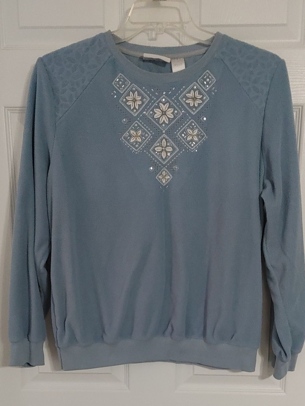 Alfred Dunner Vintage Light Blue Embellished Crewneck Sweater Size Large